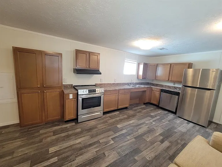 5700 Holiday Park Blvd — Photo 10