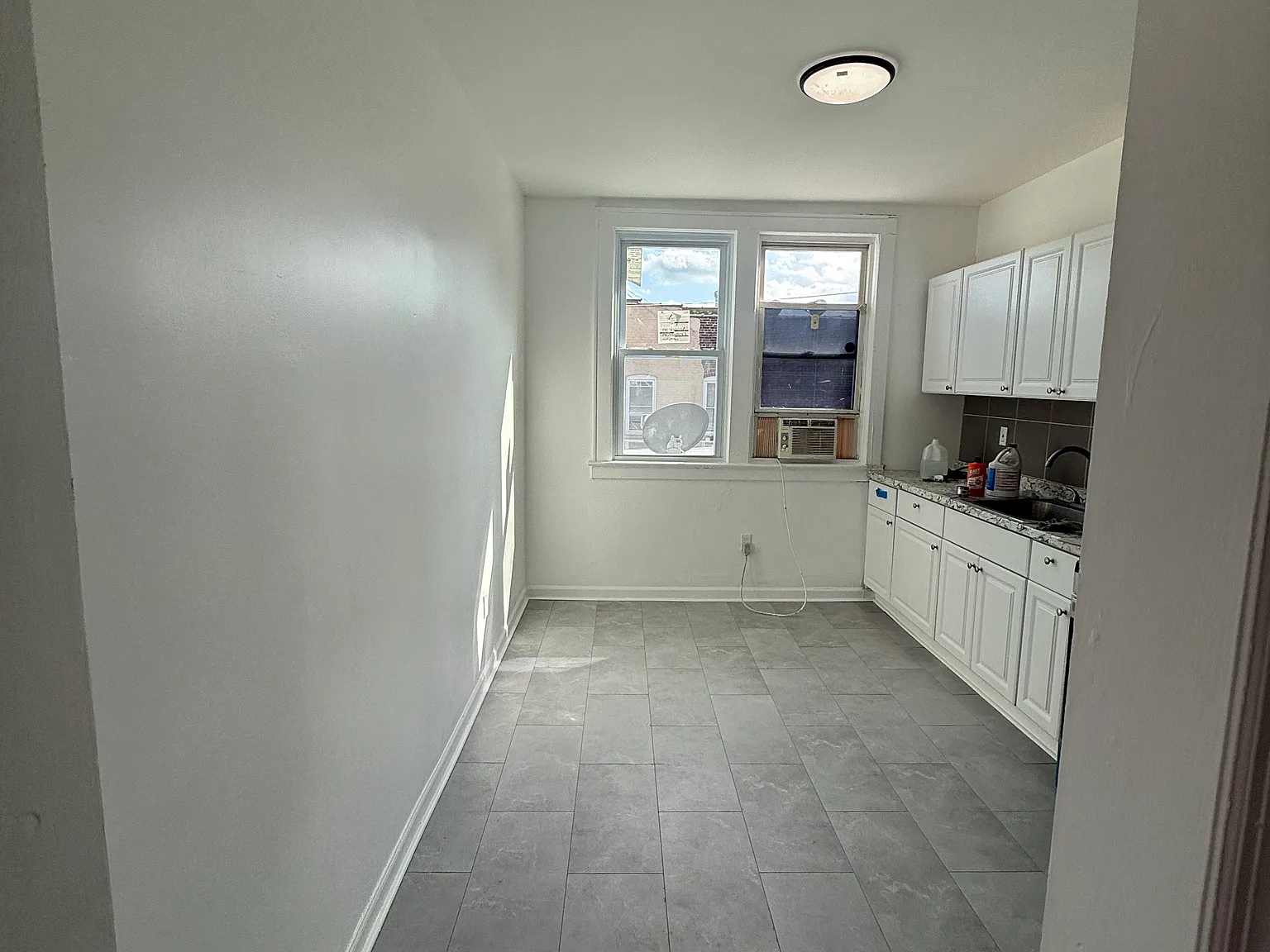 3 bed, 1100 sqft, $2,925 — Photo 1