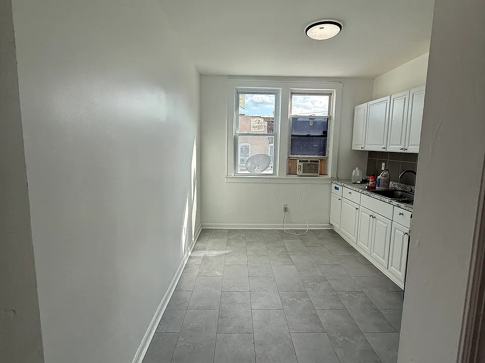 285 Smith St #1