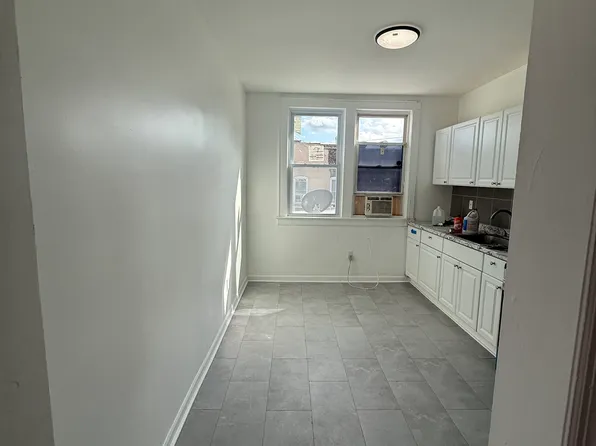 285 Smith St #1, Perth Amboy, NJ 08861