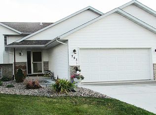 751 9th St SW, Pine Island, MN 55963