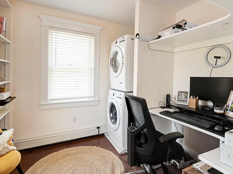 8 Horton St — Photo 16
