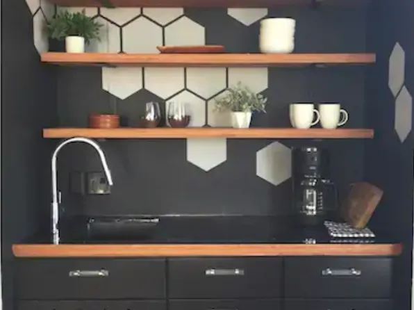 445 Kaiolu St, Honolulu, HI