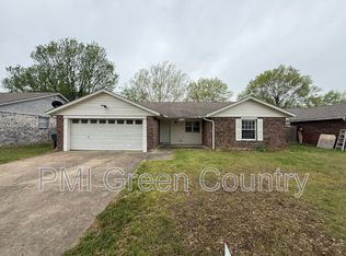 615 Cumberland Dr, Muskogee, OK 74403
