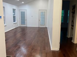 701 Hawthorne Ln #701, Aston, PA 19014