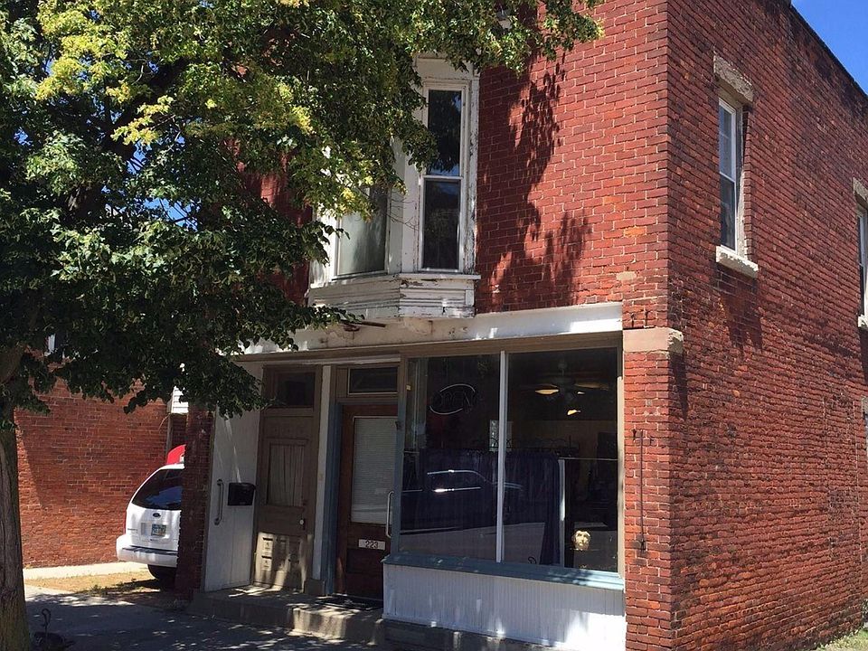 1st image of 223 E Market St