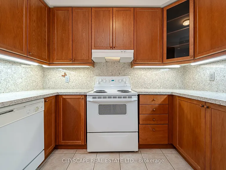 3351 Cawthra Rd #321 — Photo 11