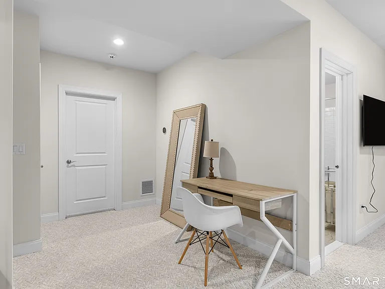 16 Hunting Ridge Ln — Photo 32