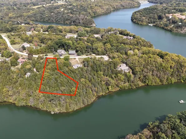 39 Shorewood Dr, Galena, IL 61036