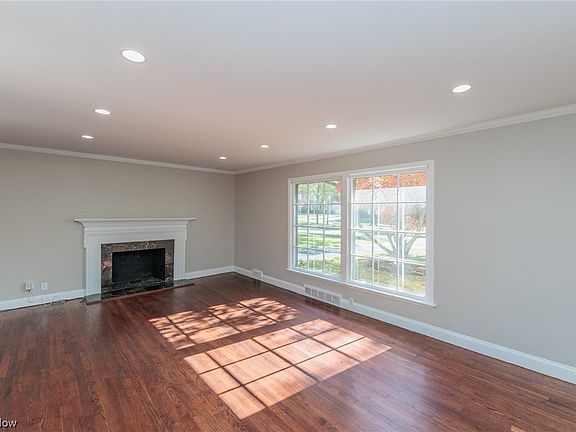 3rd image of 20041 Fairmount Blvd