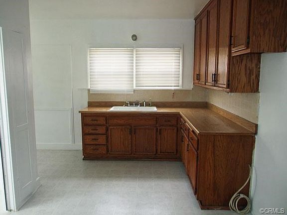 5th image of 7836 S Hobart Blvd