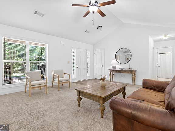 5th image of 1944 Diamond Ridge Dr