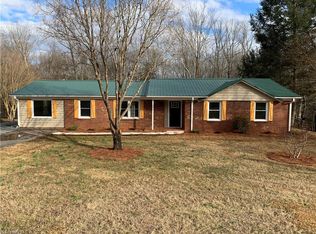 206 Turfwood Ln, King, NC 27021
