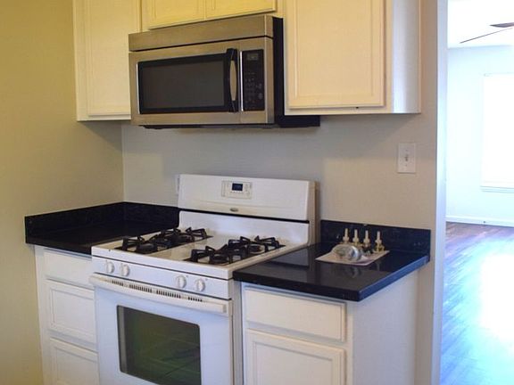 4th image of 6903 Fruitridge Rd