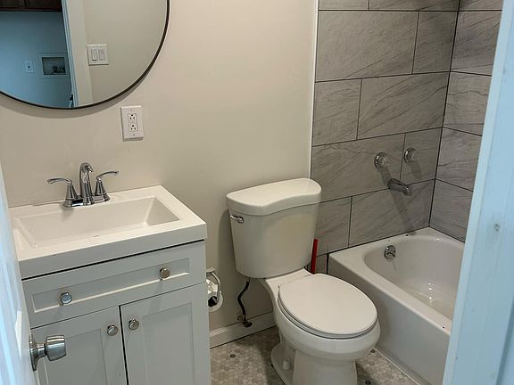 4th image of 438 Fairmont Ave #3
