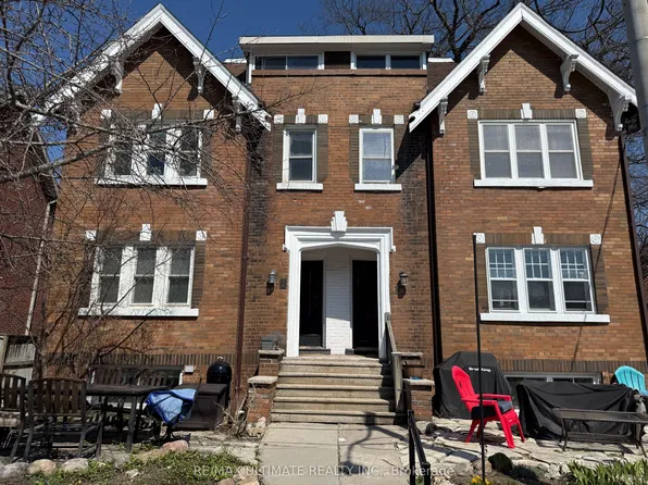 8 Avion Ave Unit 5, Toronto, ON M4E 1C3