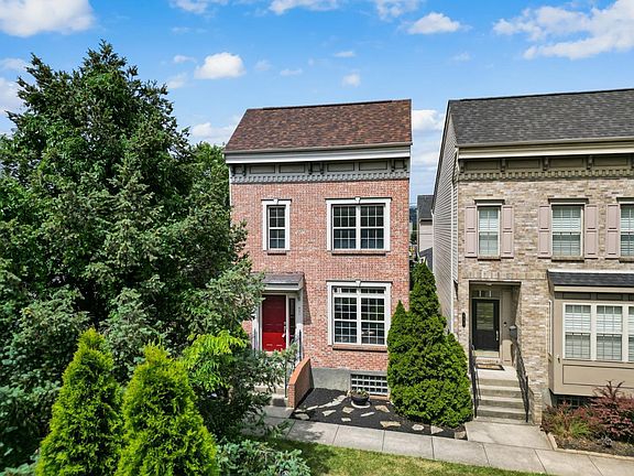 2nd image of 921 Weninger Cir