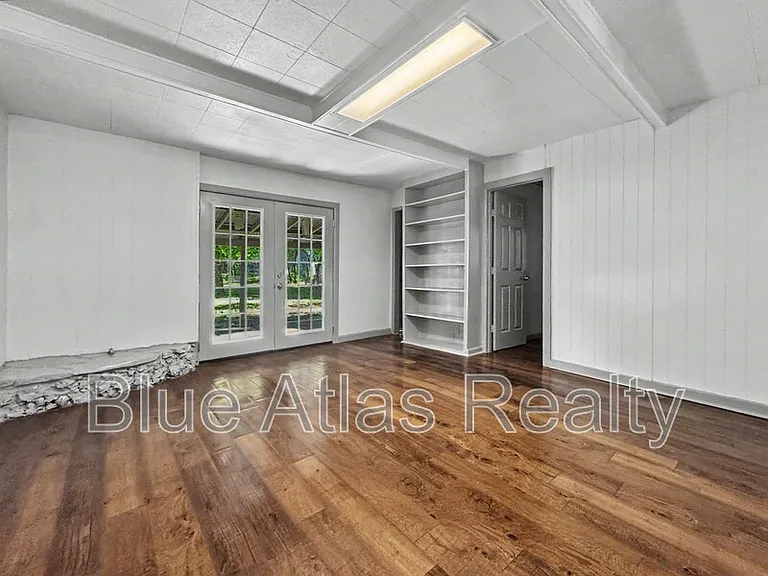 1714 NW Dallas St — Photo 9