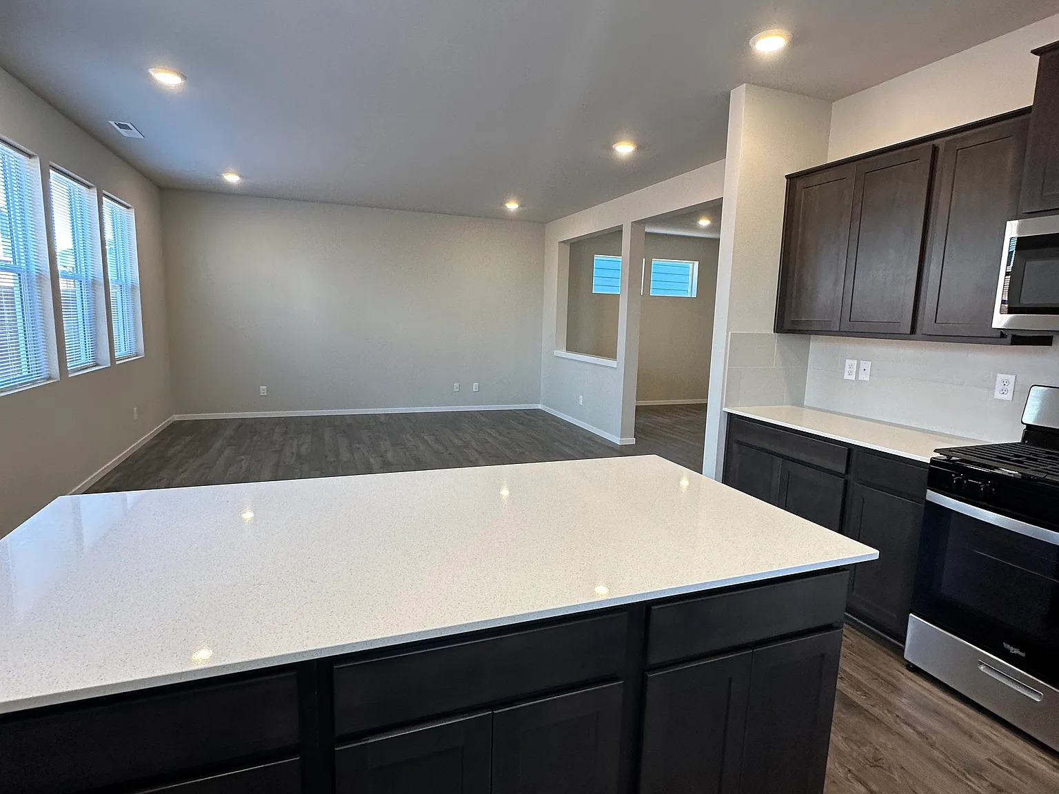5 bed, 2595 sqft, $3,395 — Photo 3