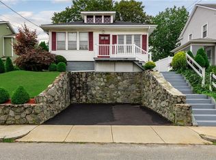 438 Park Ave, Cranston, RI 02910