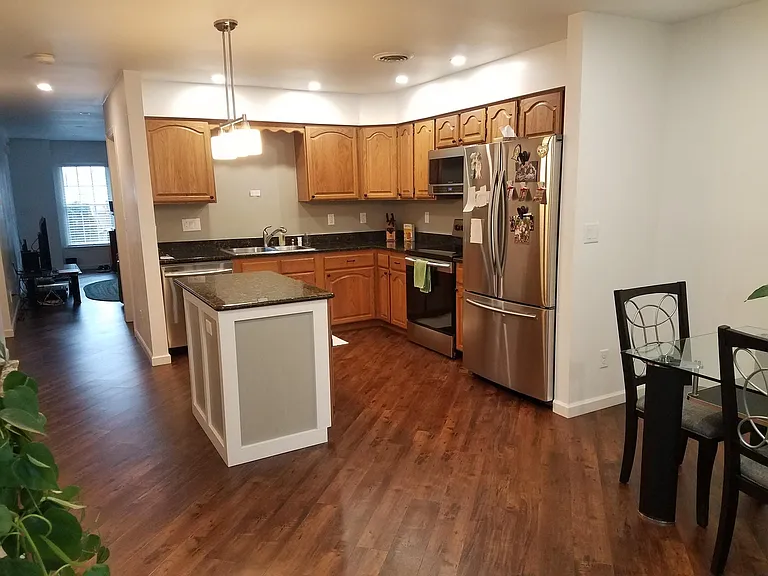 910 Sterling Ct — Photo 17