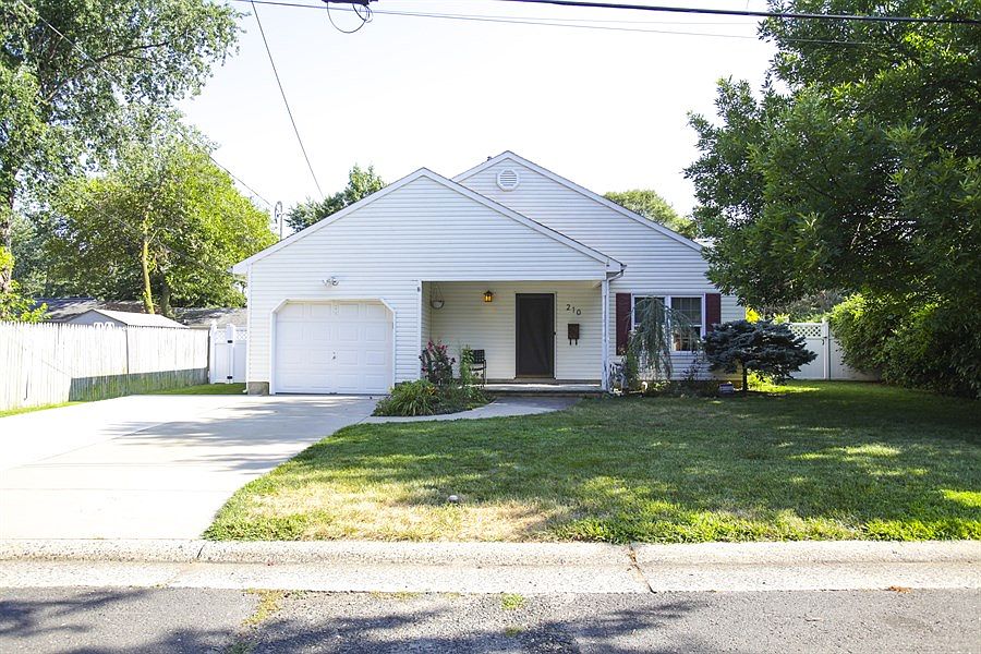 210 Raritan Pl, North Middletown, NJ 07748 Zillow