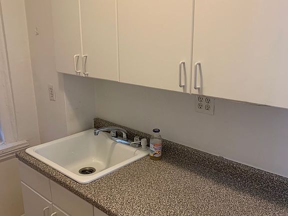 4th image of 820 W End Ave APT 1E