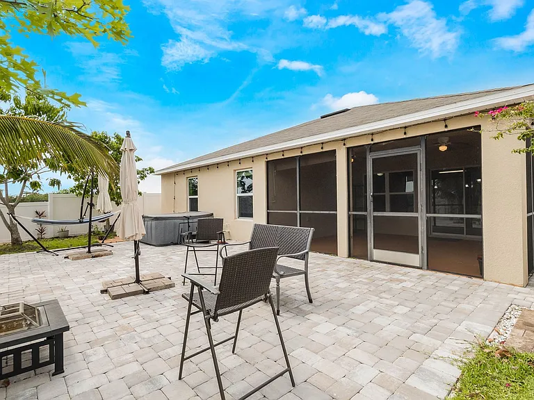 4602 Harvest Row Ln — Photo 30