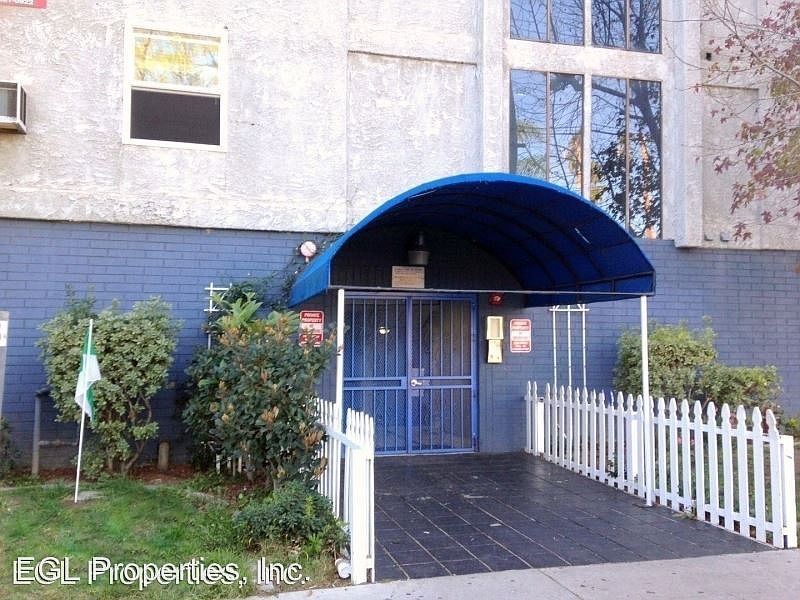 2nd image of 1330 N Bush St APT 12