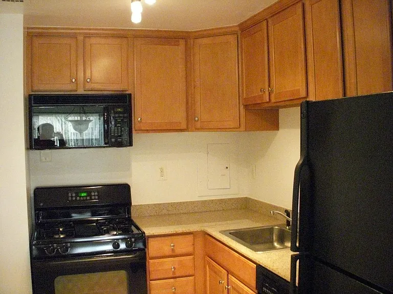 10570 Main St #317 — Photo 6