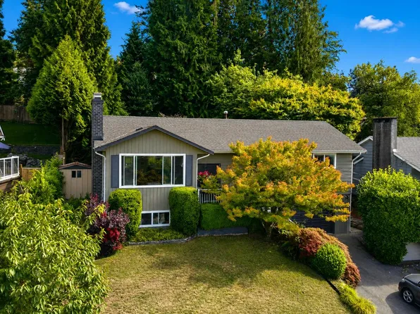 918 Baker Dr, Coquitlam, BC V3J 6X2