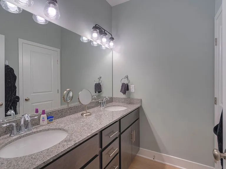 1741 Staniel Dr — Photo 9
