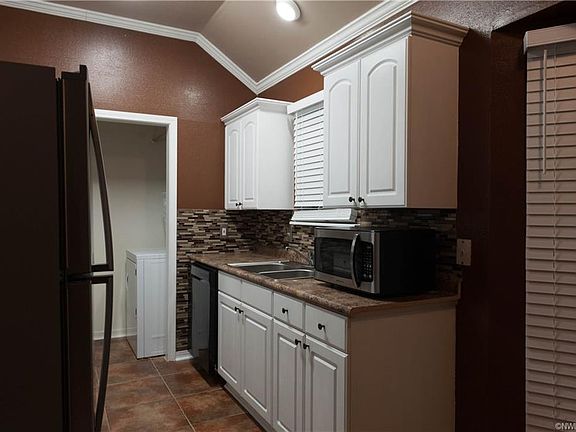 5th image of 8223 Green Leaf Ln