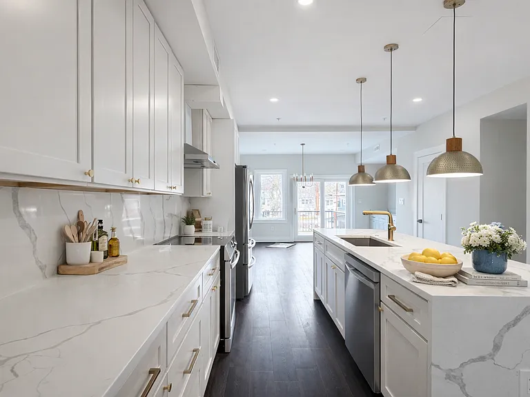 617 Longfellow St NW — Photo 7