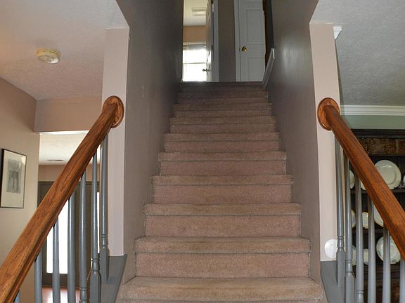3rd image of 4437 NW Oakbank Ln