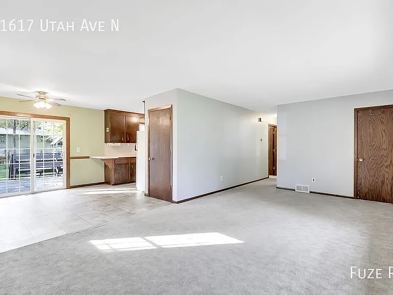 11617 Utah Ave N — Photo 5