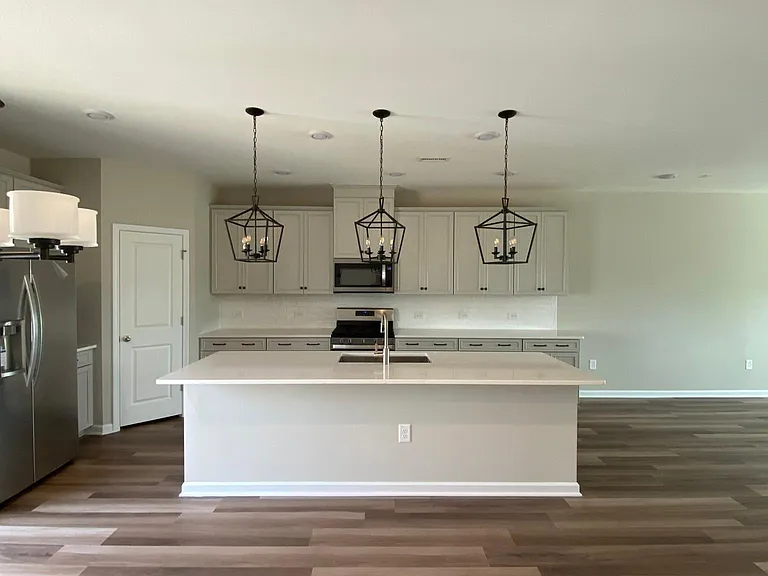 221 Adobe Pl — Photo 4