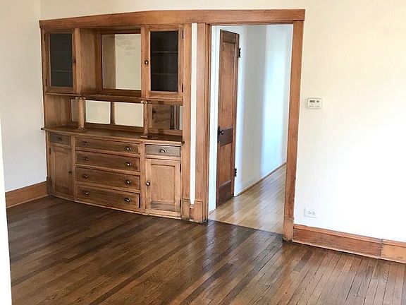 4th image of 2116 N Oakley Ave #1N