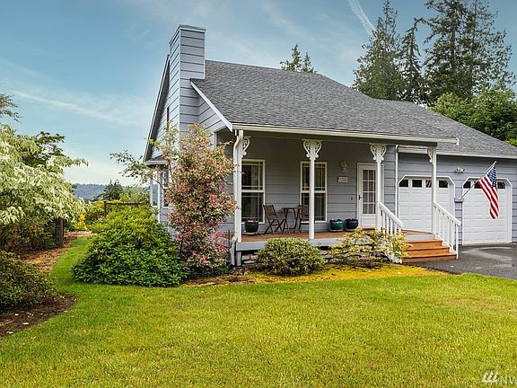 The roof was just redone as well as the exterior paint.  This house looks well cared for!