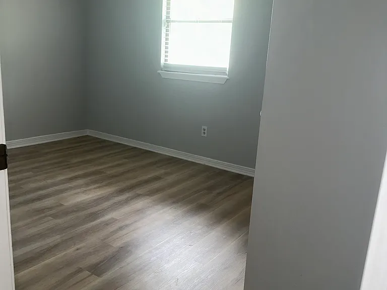 7604 Melissa Ct N — Photo 8