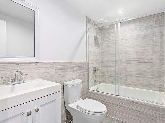 5th image of 246 Macon St #1