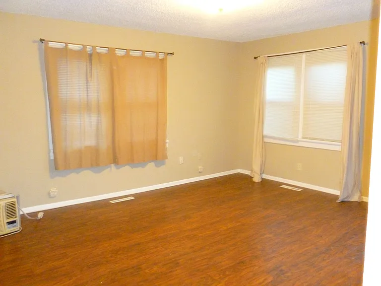 1548 Washington Ave — Photo 5