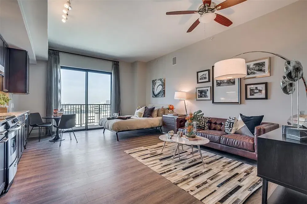 1 bed, 1.0 bath, 828 sqft, $2,300 — Photo 1
