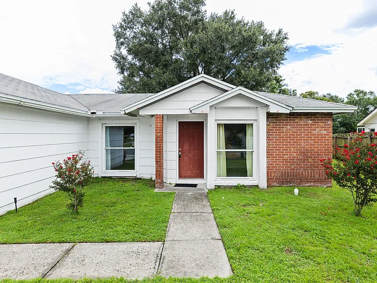 629 Stillview Cir — Photo 4