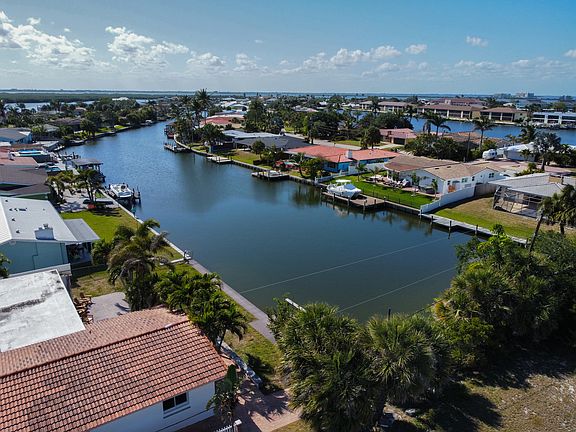 3rd image of 107 Jamaica Dr