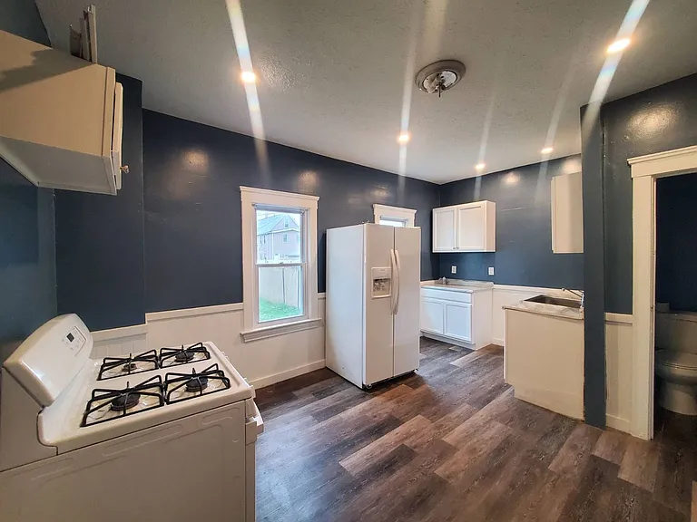 3594 W 47th Street — Photo 9