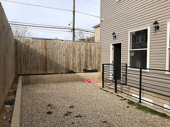 4th image of 1446 N Franklin St #2
