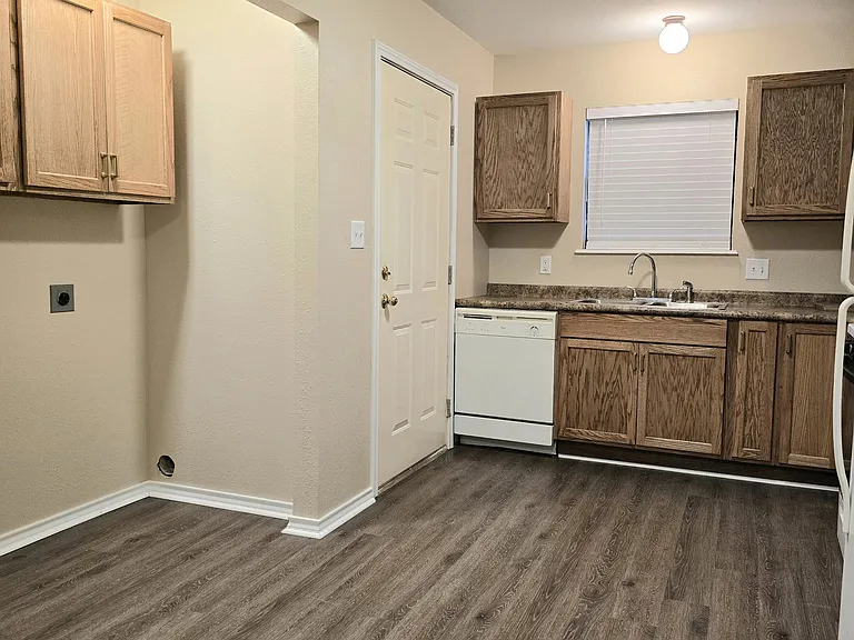 640 Canada St #5 — Photo 2