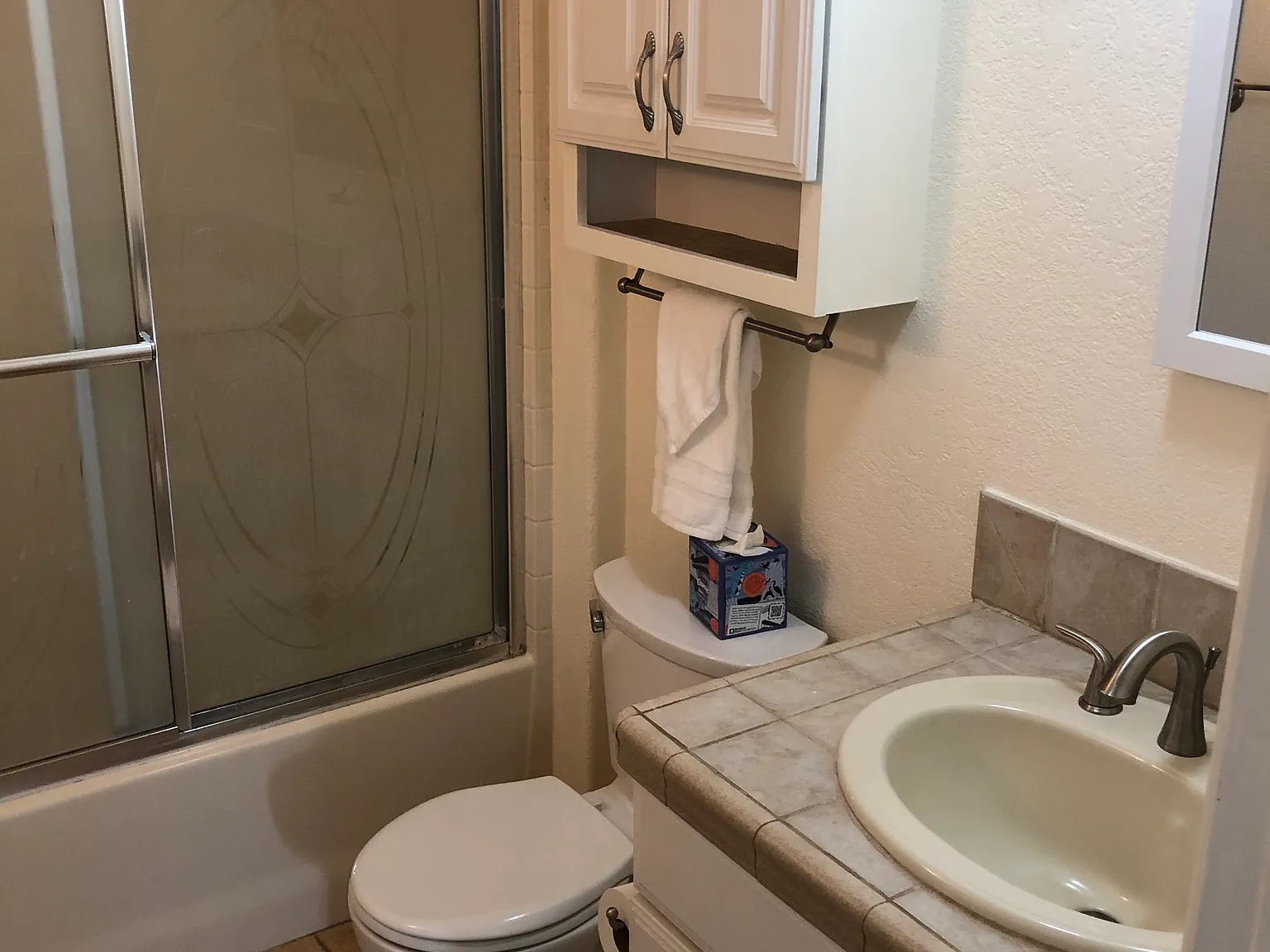 2 bed, 875 sqft, $3,100 — Photo 3