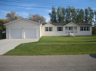 253 Montraille St, Pembina, ND 58271